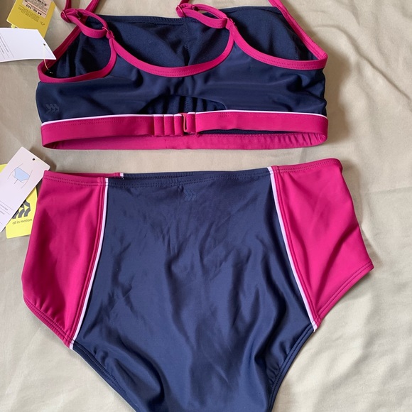 All In Motion women’s swimsuit 2 pc cranberry/ Navy size M - Picture 7 of 7